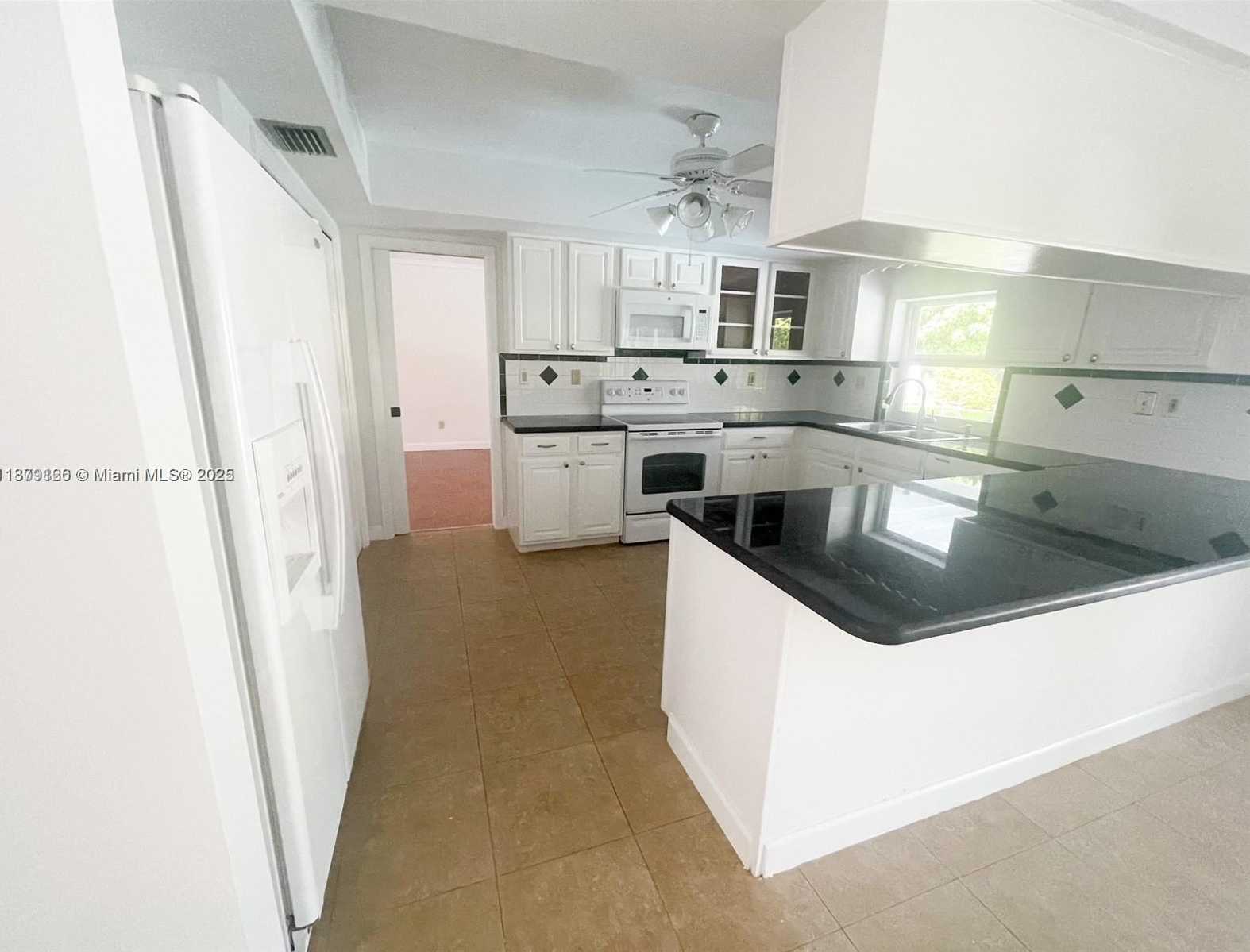 Small Image of 8785 SOUTH WEST 176TH TER, Palmetto Bay Number 9