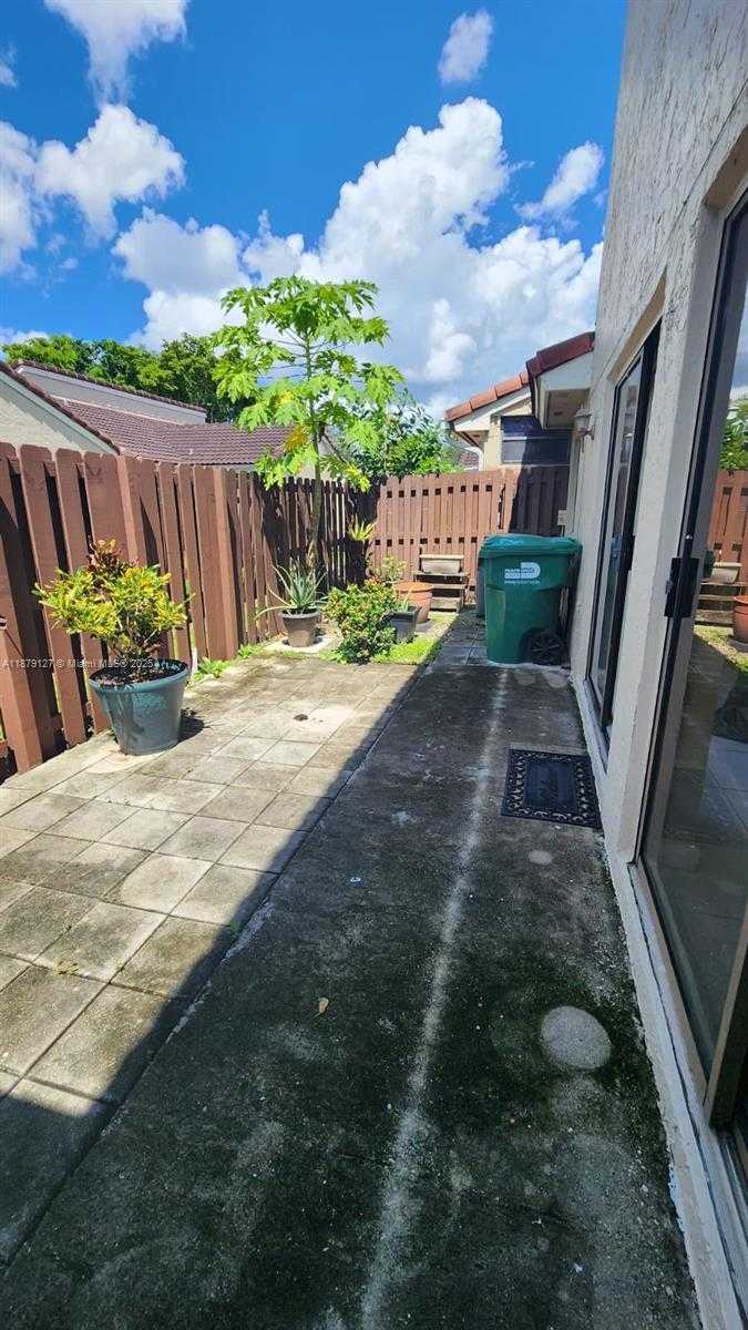 Small Image of 6334 NORTH WEST 170TH LN, Hialeah Number 13