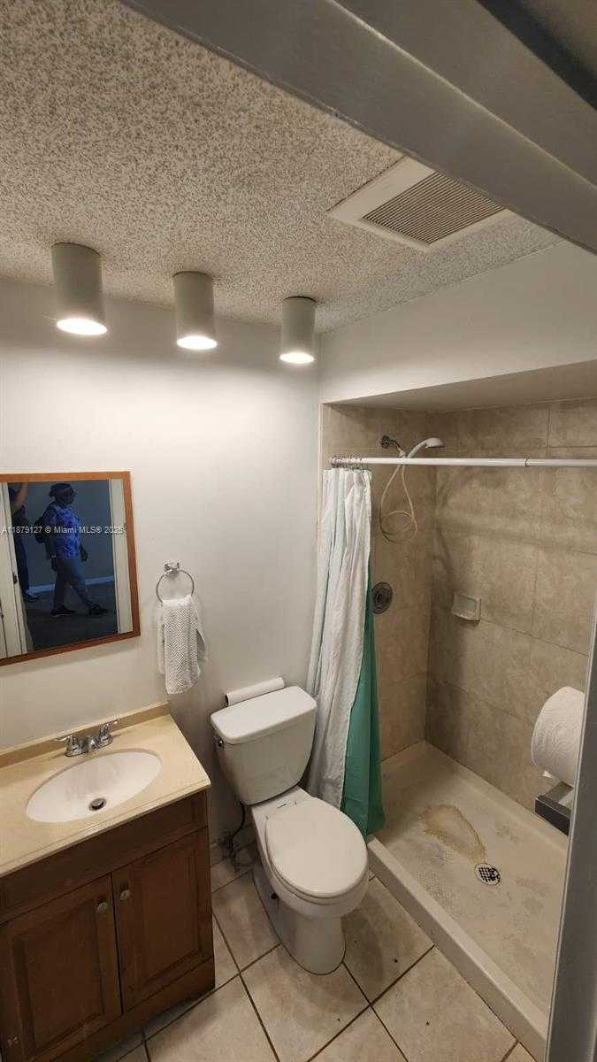 Small Image of 6334 NORTH WEST 170TH LN, Hialeah Number 7