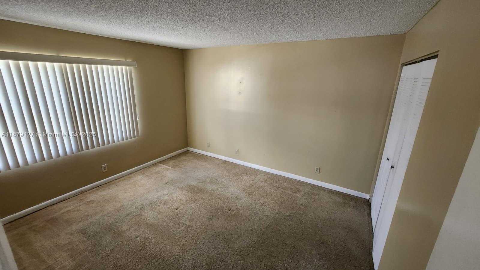 Small Image of 6334 NORTH WEST 170TH LN, Hialeah Number 8