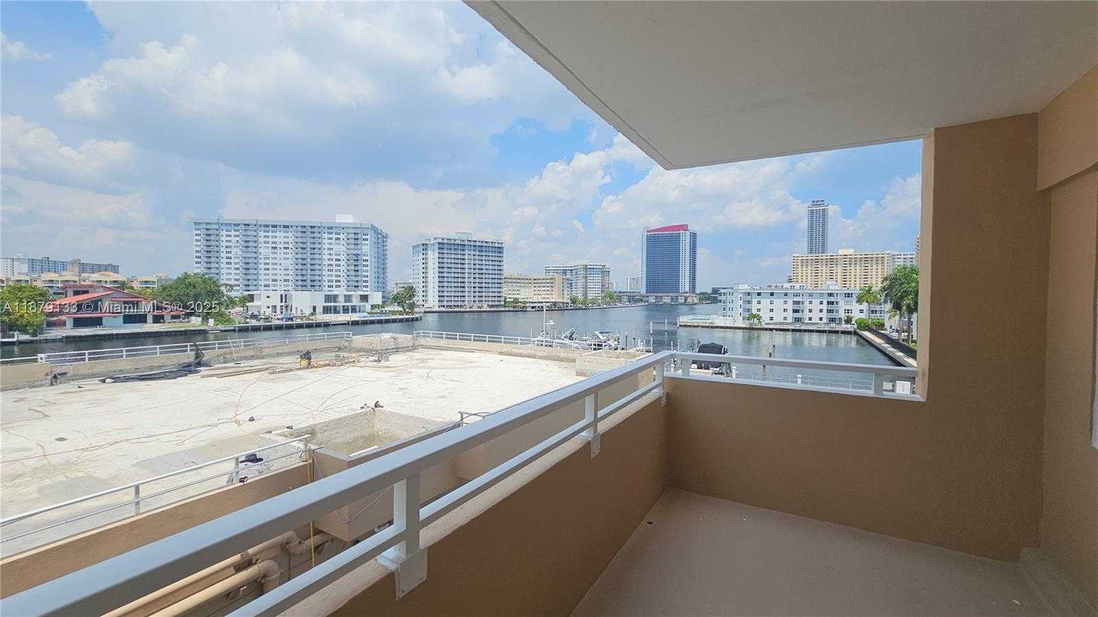 Small Image of 1965 SOUTH OCEAN DR #2S, Hallandale Beach Number 18