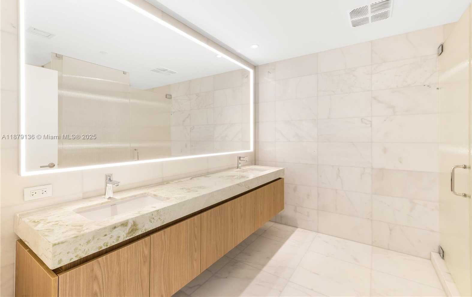 Small Image of 501 West Ave, Miami Beach, FL 33139, USA Number 11