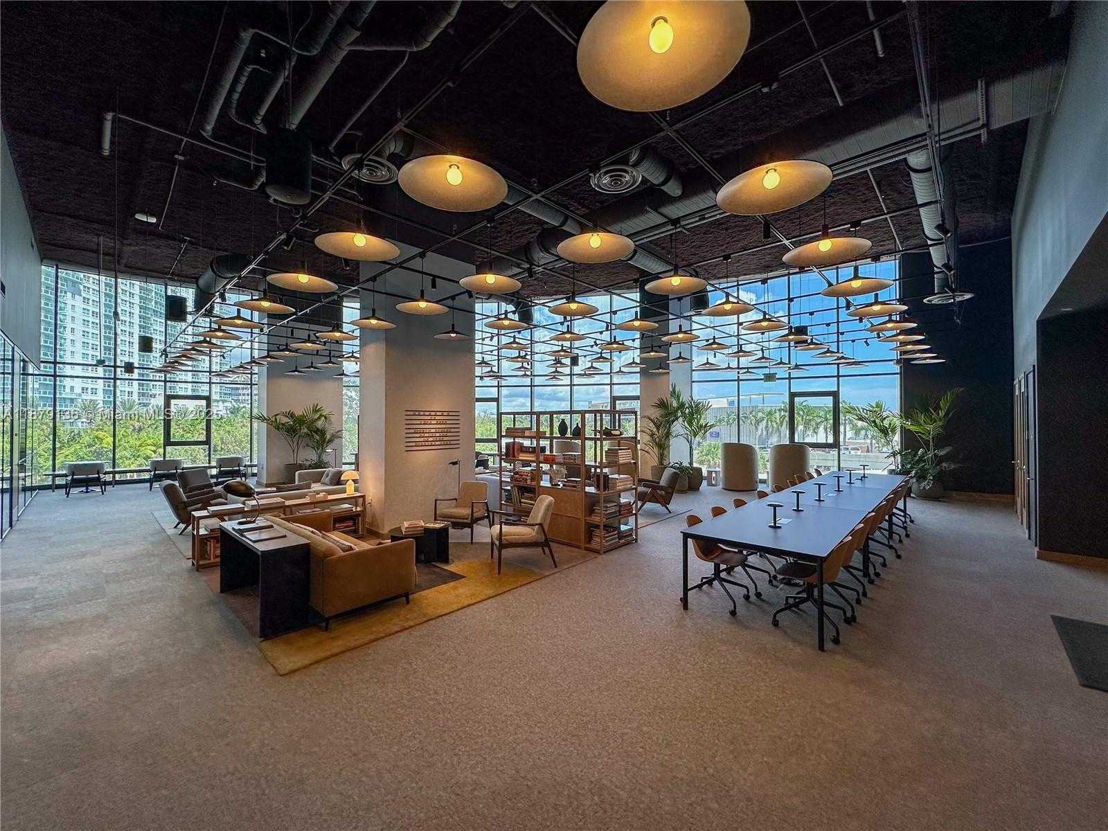 Small Image of 501 West Ave, Miami Beach, FL 33139, USA Number 19