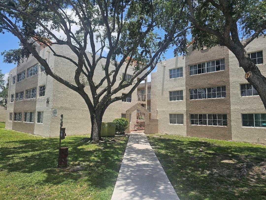 Small Image of 6115 NORTH WEST 186TH ST #105, Hialeah Number 2