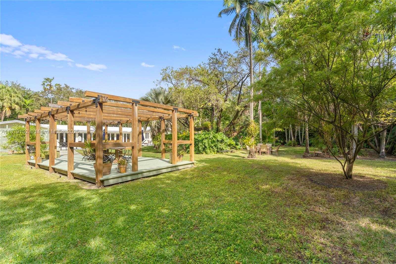 Small Image of 6630 SOUTH WEST 102ND ST, Pinecrest Number 12