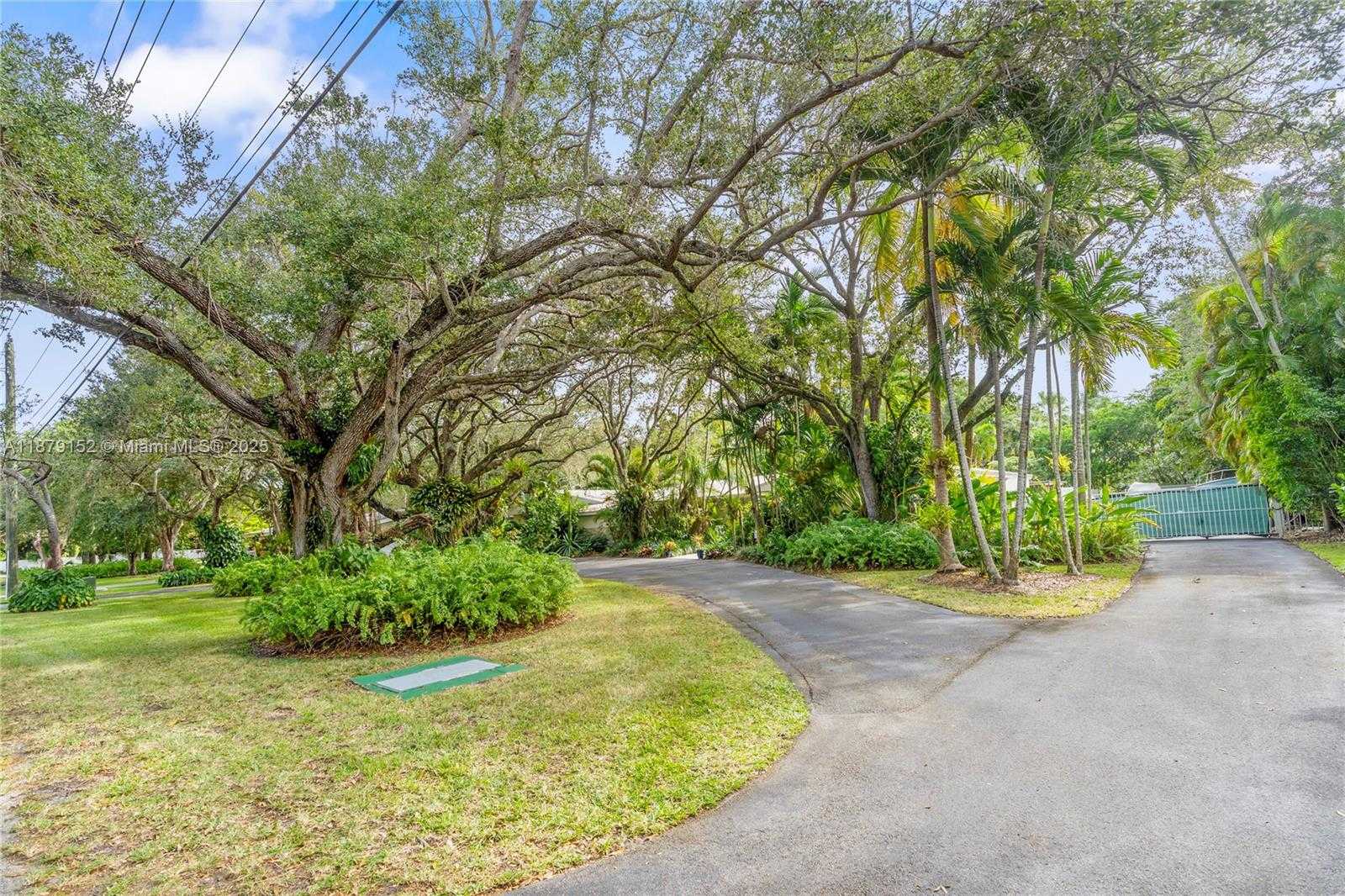 Small Image of 6630 SOUTH WEST 102ND ST, Pinecrest Number 60