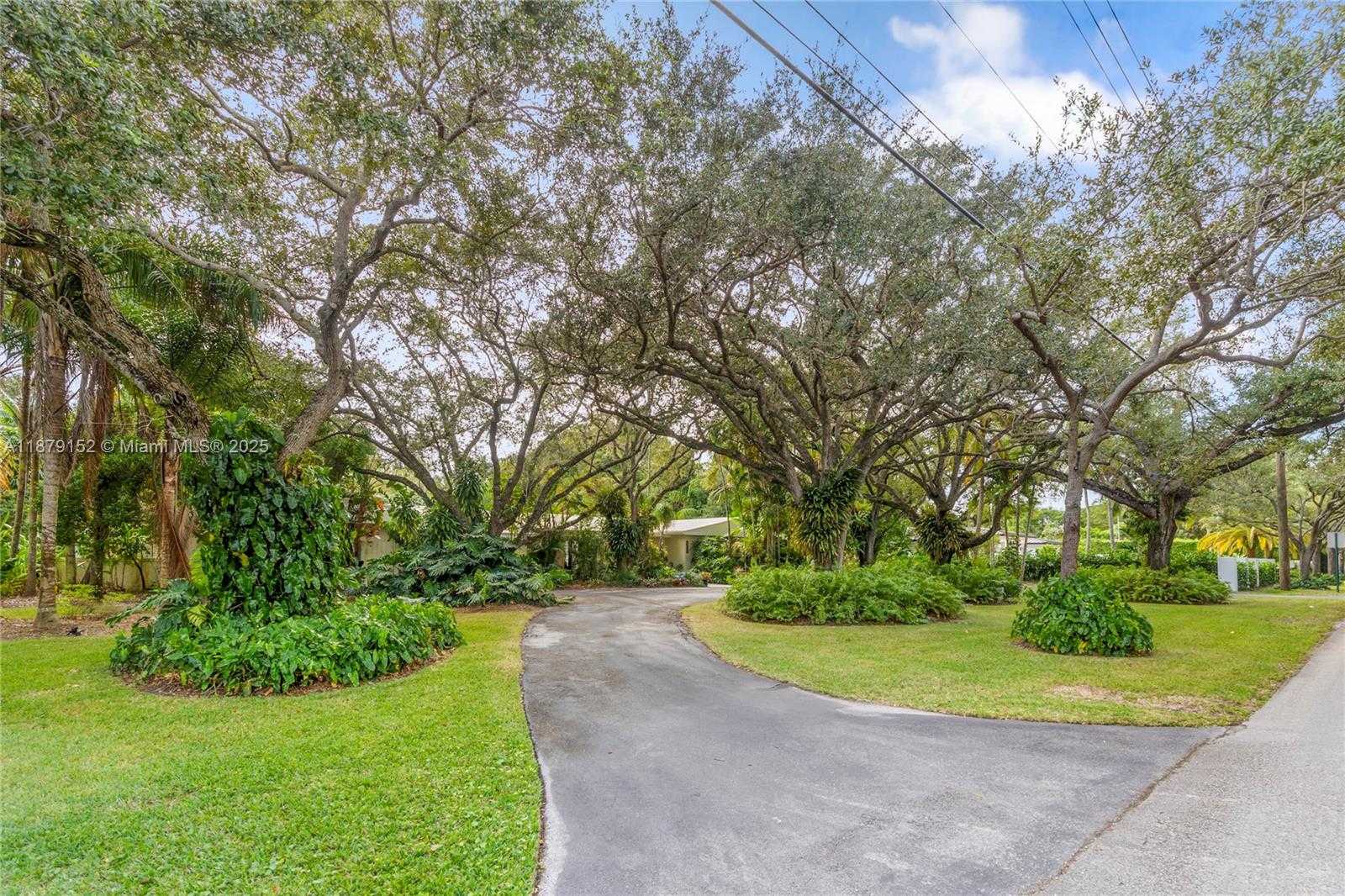 Small Image of 6630 SOUTH WEST 102ND ST, Pinecrest Number 61
