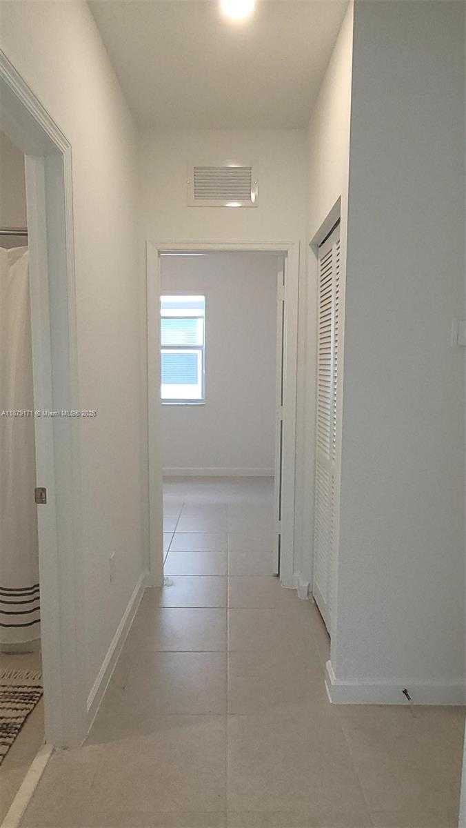 Small Image of 16105 SOUTH WEST 149TH AVE, Miami Number 5