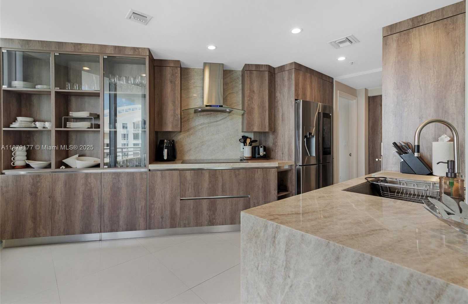 Small Image of 848 BRICKELL KEY DR #3905, Miami Number 11