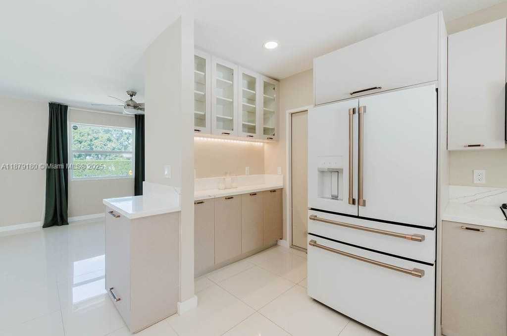Small Image of 17701 SOUTH WEST 93RD AVE, Palmetto Bay Number 9