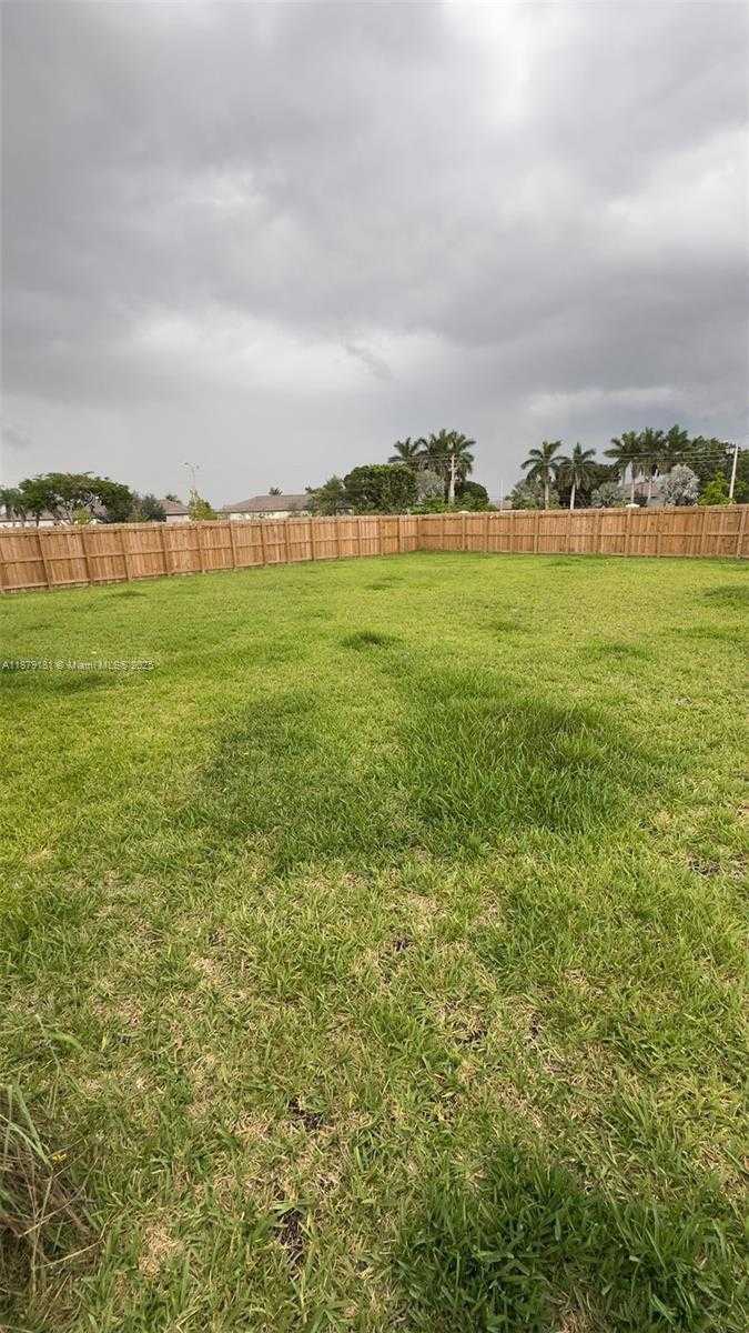 Small Image of 2415 SOUTH EAST 23RD RD, Homestead Number 39