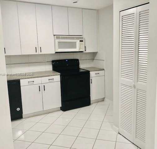 Small Image of 4101 SOUTH WEST 13TH TER, Miami Number 9