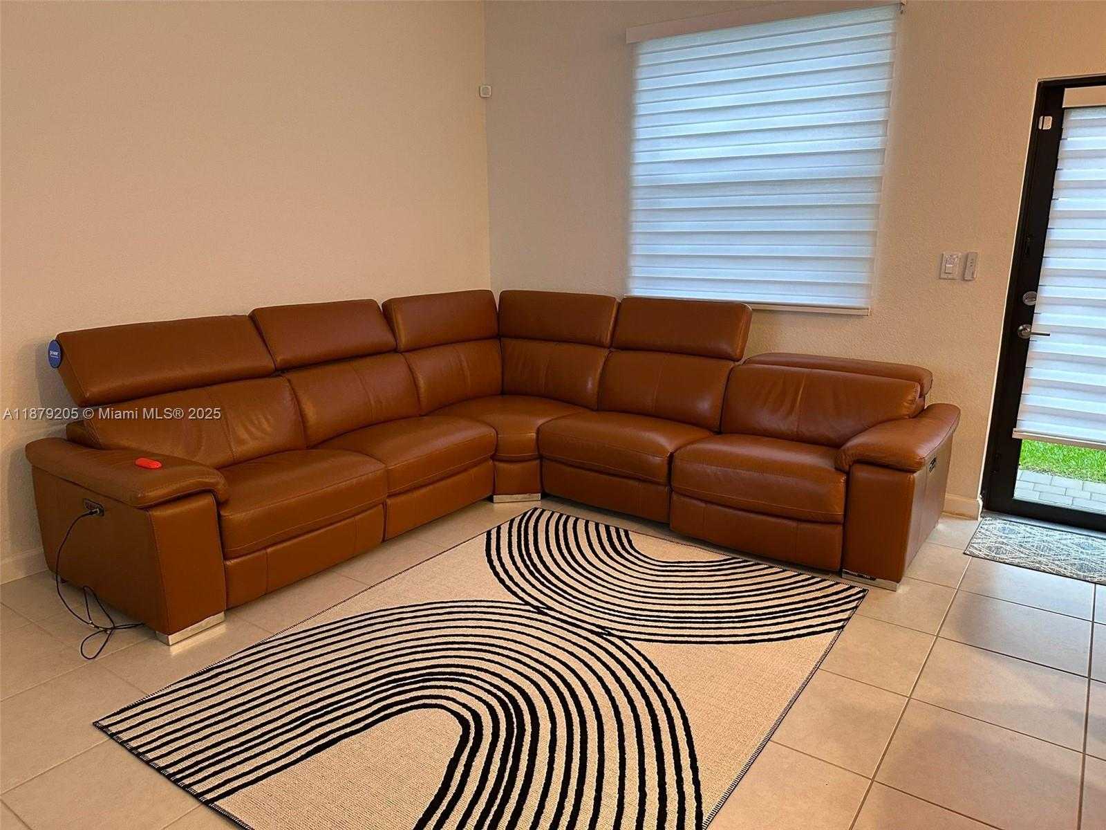 Small Image of 12961 SOUTH WEST 230TH ST, Miami Number 13