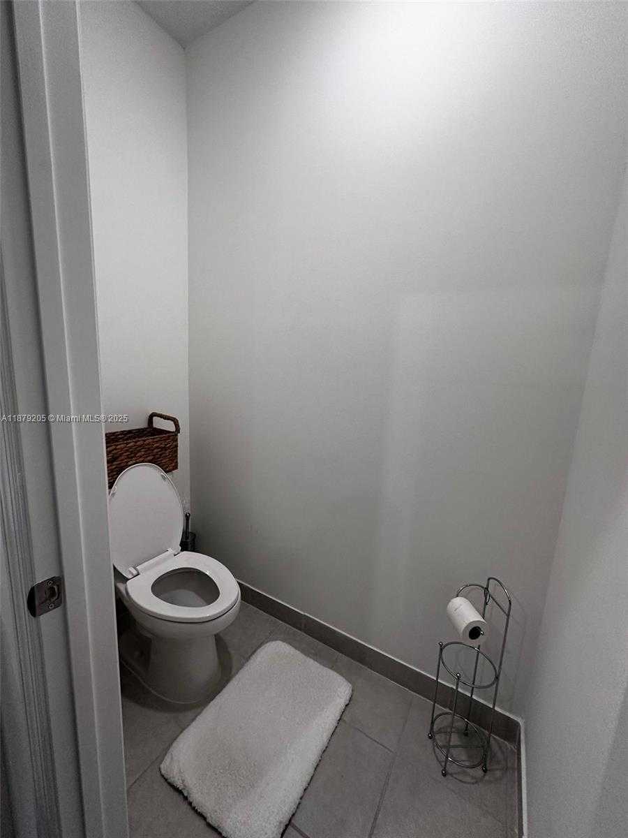 Small Image of 12961 SOUTH WEST 230TH ST, Miami Number 15