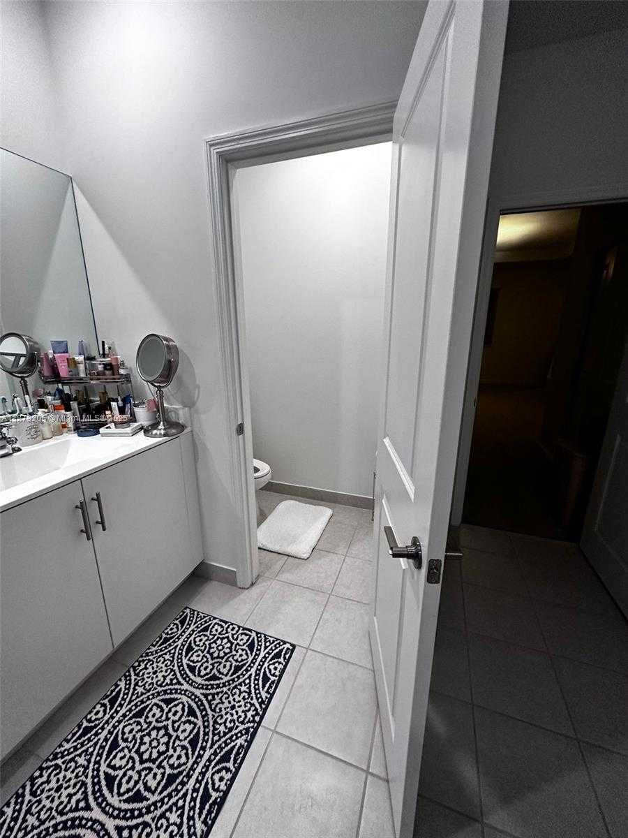 Small Image of 12961 SOUTH WEST 230TH ST, Miami Number 16