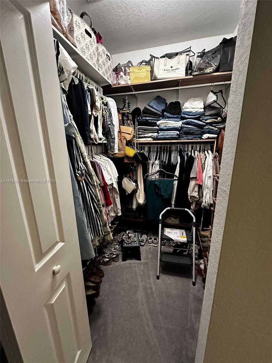 Small Image of 12961 SOUTH WEST 230TH ST, Miami Number 20