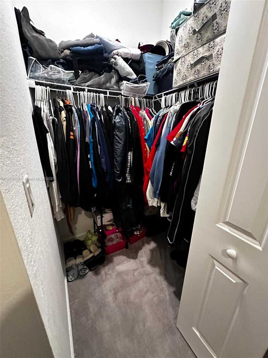 Small Image of 12961 SOUTH WEST 230TH ST, Miami Number 25