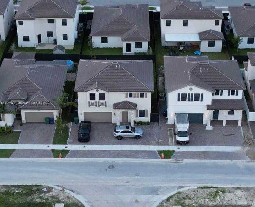 Small Image of 12961 SOUTH WEST 230TH ST, Miami Number 3