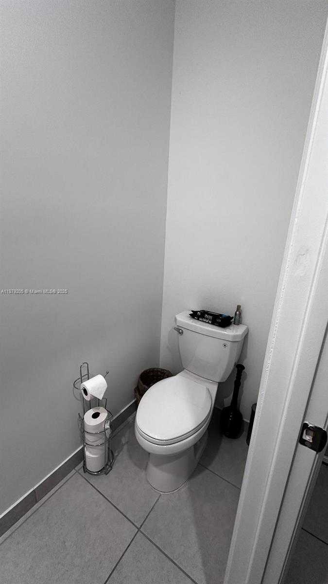 Small Image of 12961 SOUTH WEST 230TH ST, Miami Number 33