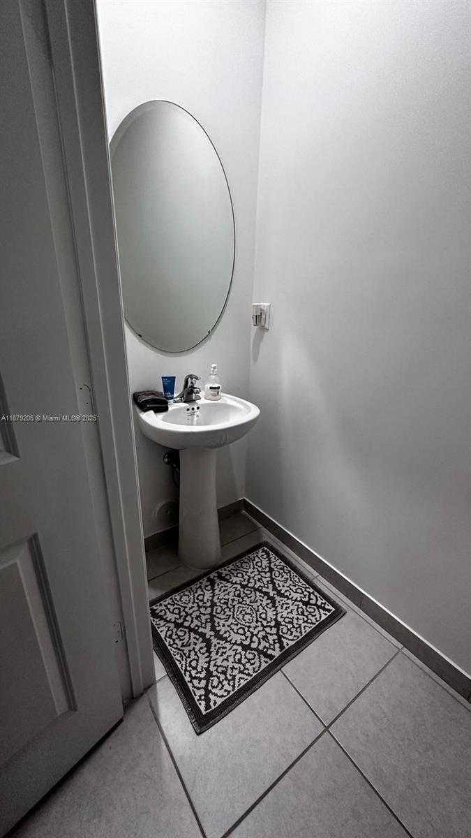 Small Image of 12961 SOUTH WEST 230TH ST, Miami Number 34