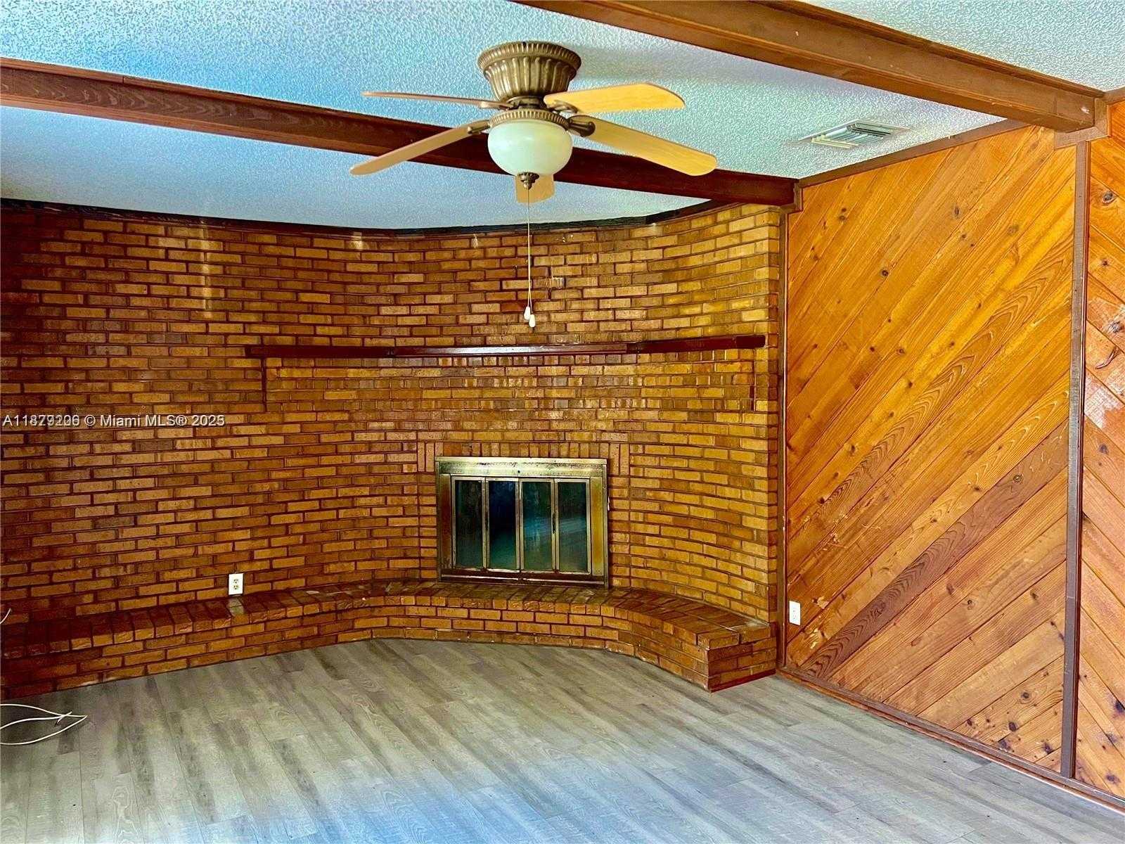 Small Image of 6137 PIERCE ST, Hollywood Number 5
