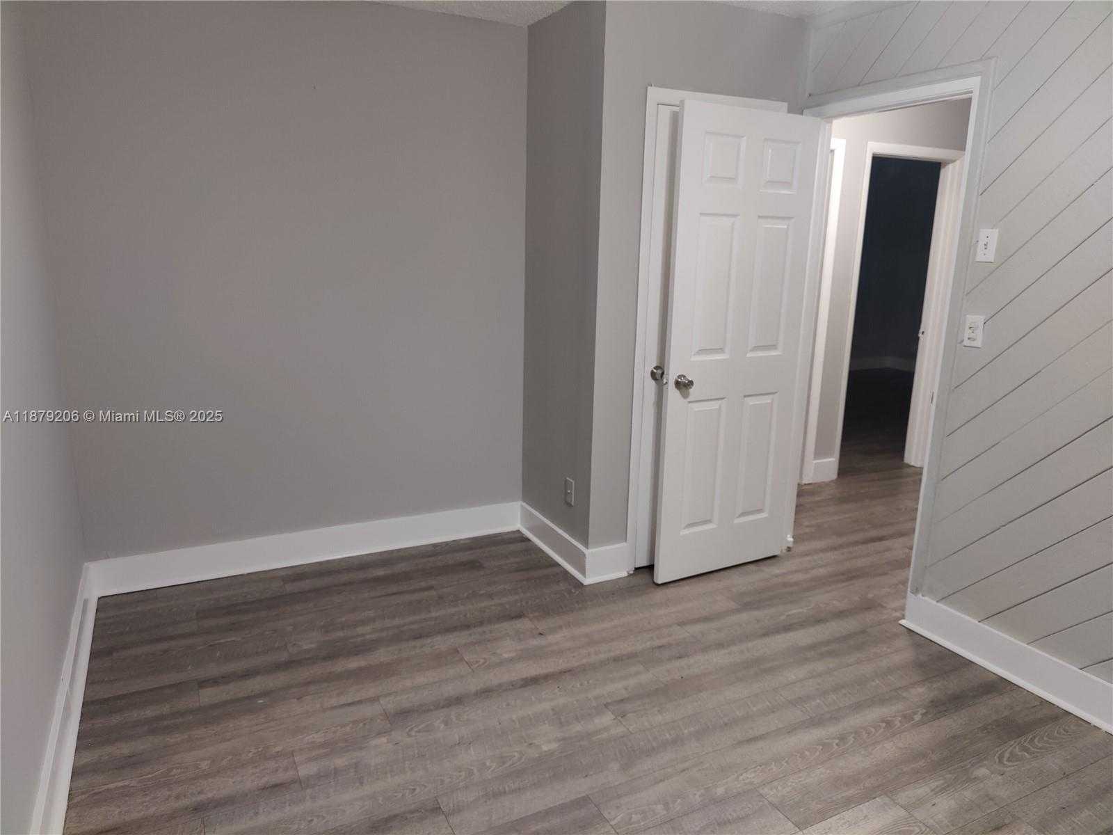 Small Image of 6137 PIERCE ST, Hollywood Number 9