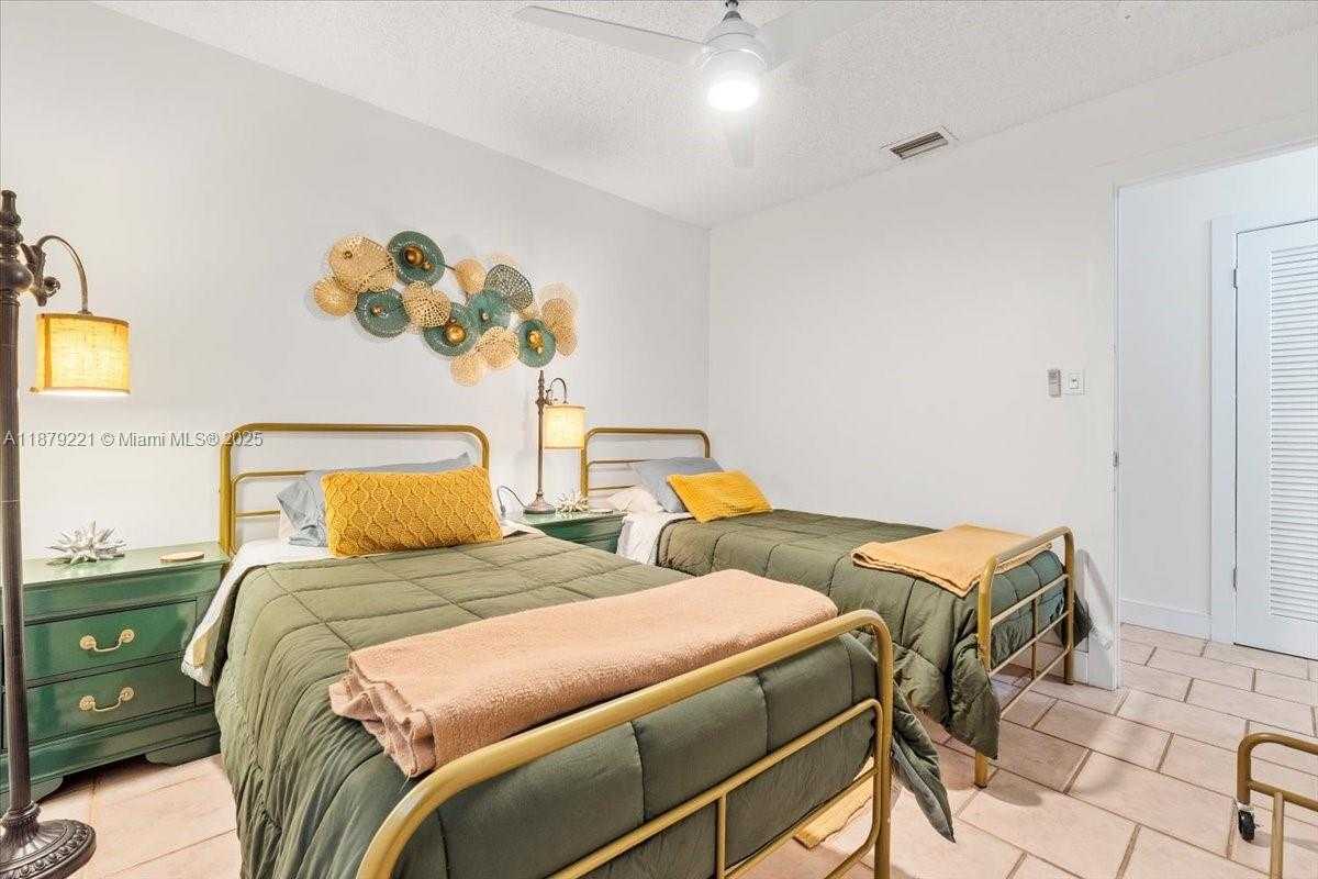 Small Image of 2650 SCOTT ST, Hollywood Number 23