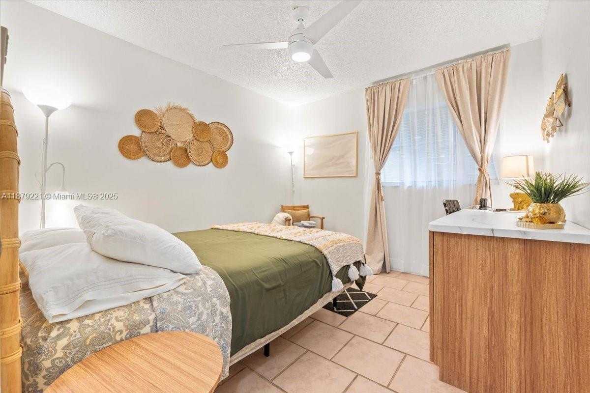 Small Image of 2650 SCOTT ST, Hollywood Number 25