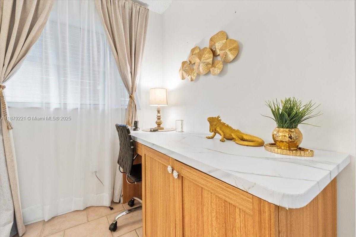 Small Image of 2650 SCOTT ST, Hollywood Number 26
