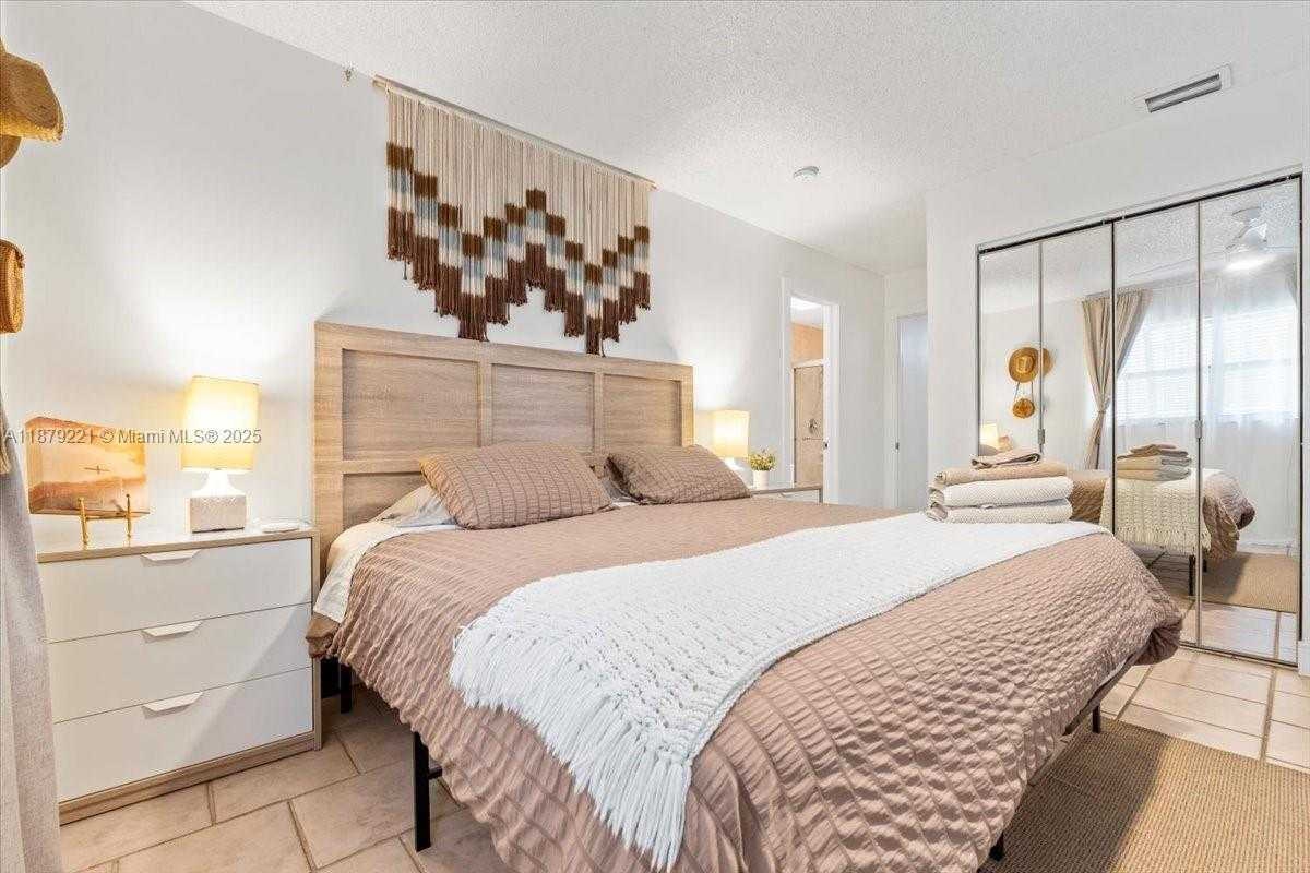 Small Image of 2650 SCOTT ST, Hollywood Number 27