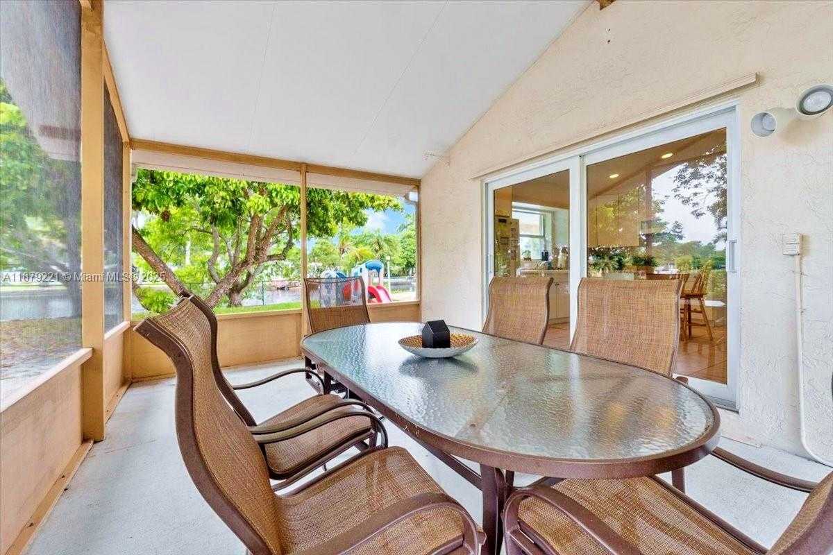 Small Image of 2650 SCOTT ST, Hollywood Number 31