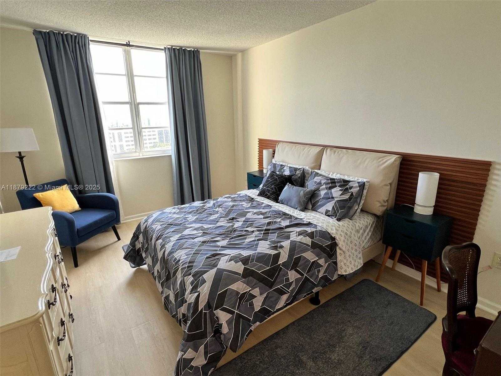 Small Image of 300 BAYVIEW DR #1203, Sunny Isles Beach Number 9