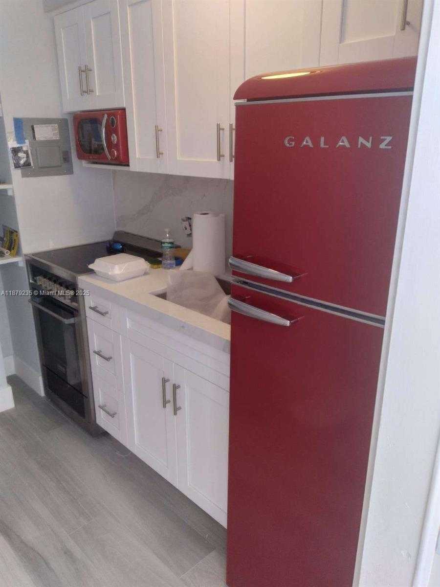Small Image of 1750 JAMES AVE #3J, Miami Beach Number 2