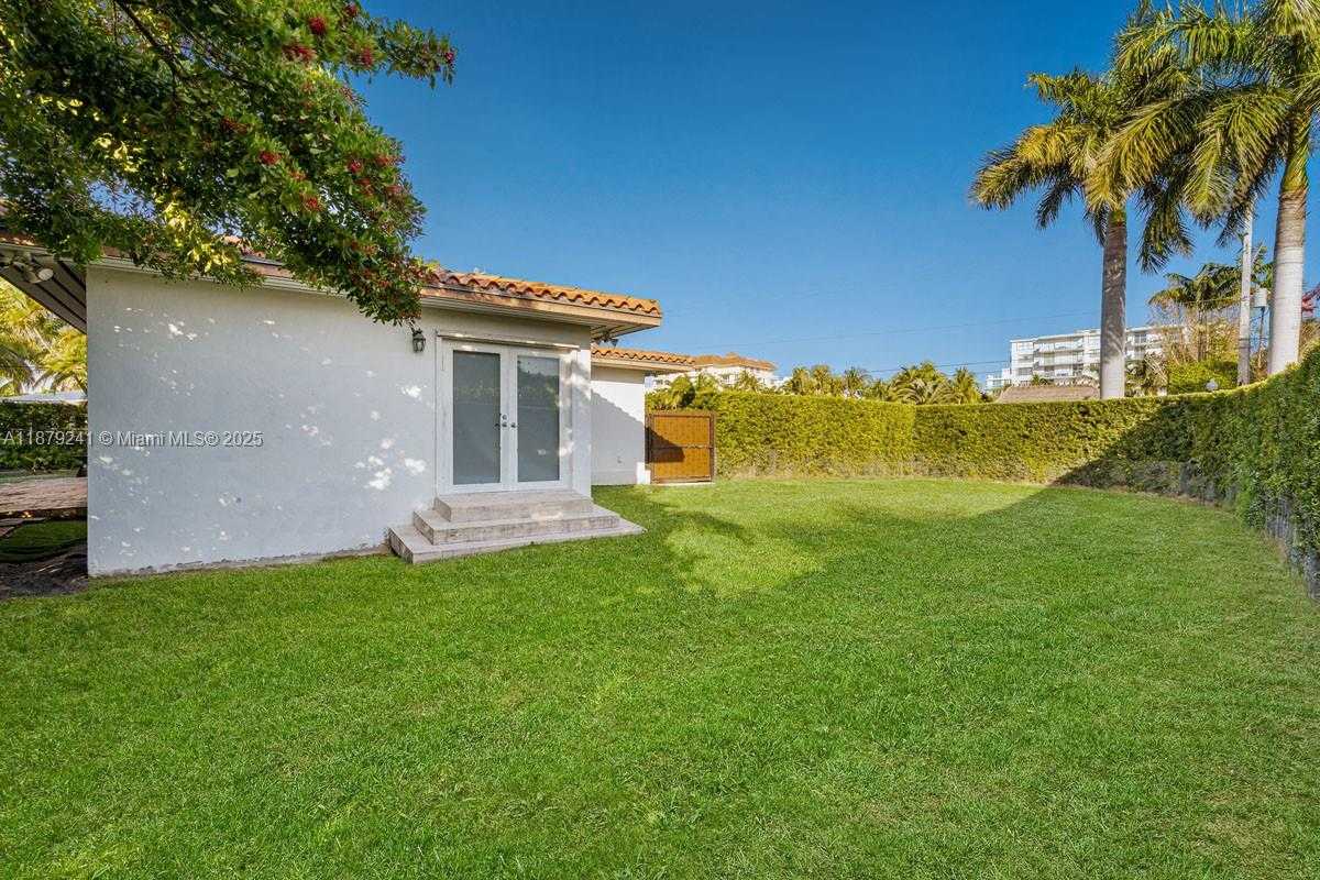 Small Image of 10110 EAST BROADVIEW DR, Bay Harbor Islands Number 10
