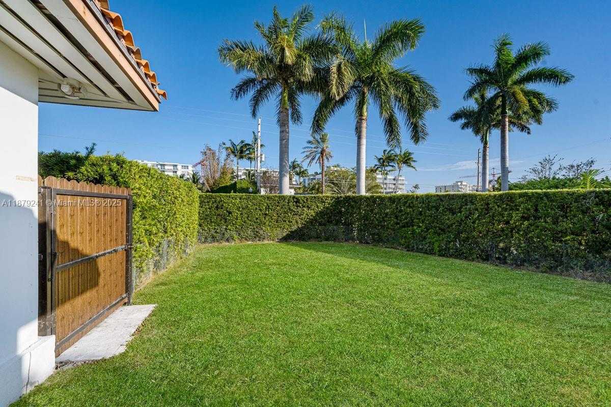 Small Image of 10110 EAST BROADVIEW DR, Bay Harbor Islands Number 11