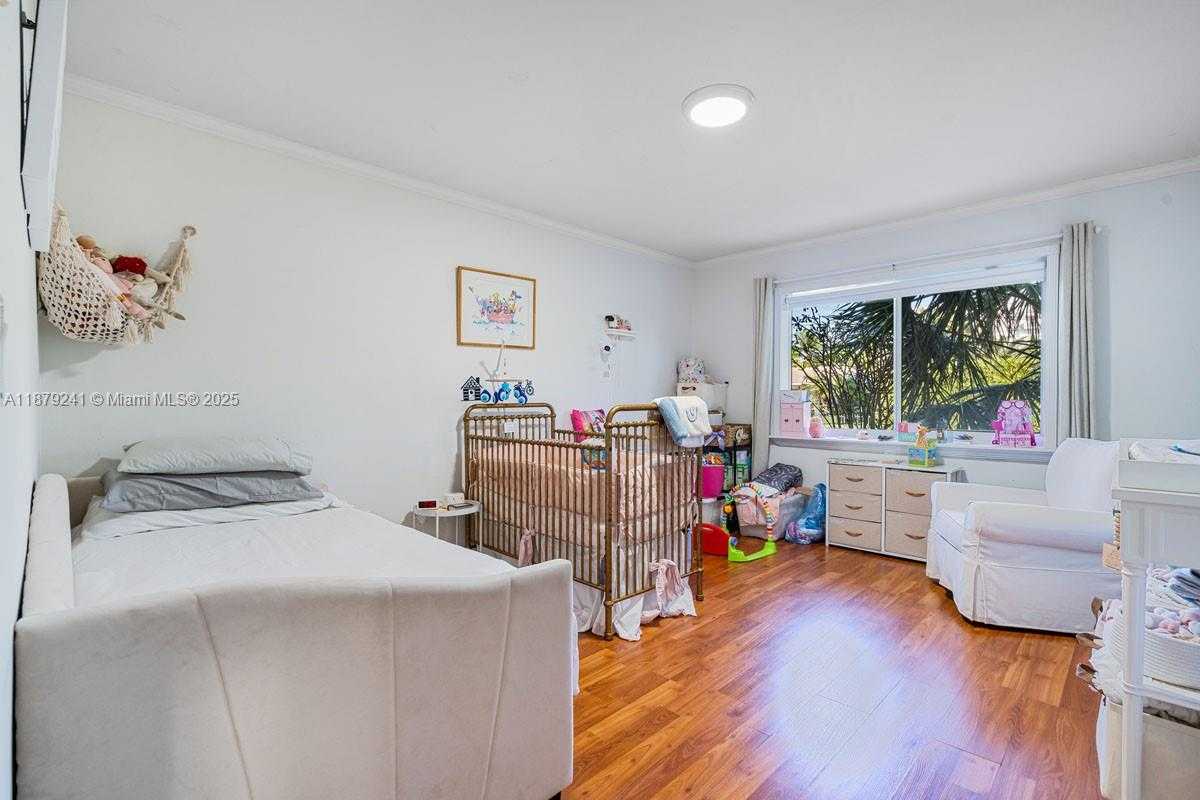 Small Image of 10110 EAST BROADVIEW DR, Bay Harbor Islands Number 19