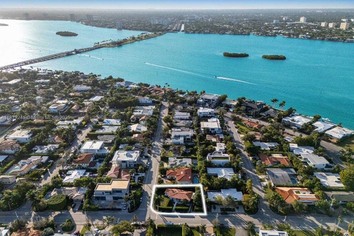 Small Image of 10110 EAST BROADVIEW DR, Bay Harbor Islands Number 2