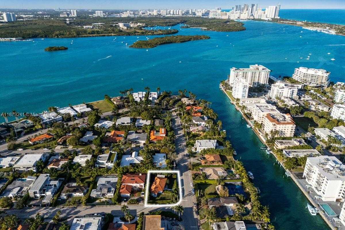 Small Image of 10110 EAST BROADVIEW DR, Bay Harbor Islands Number 4