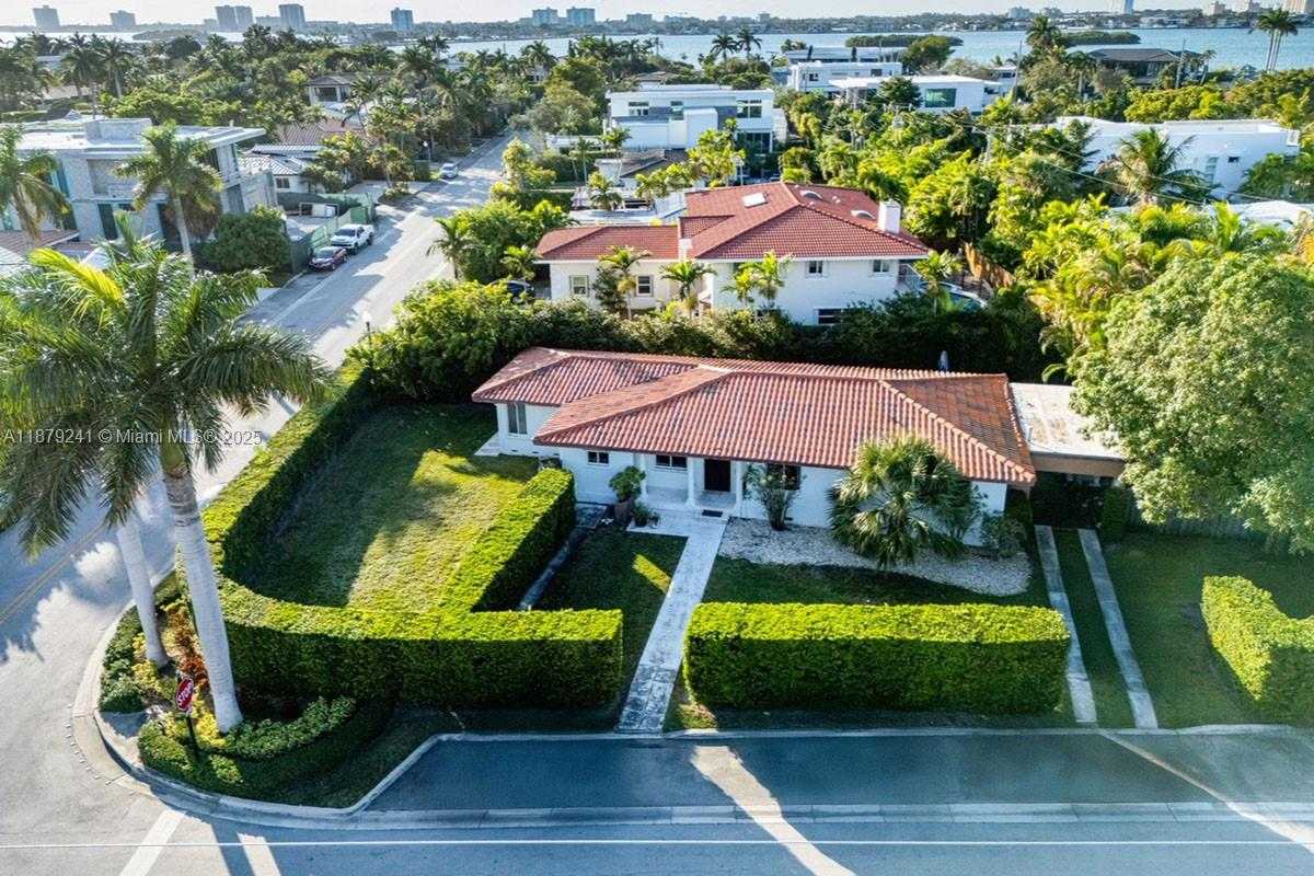 Small Image of 10110 EAST BROADVIEW DR, Bay Harbor Islands Number 6