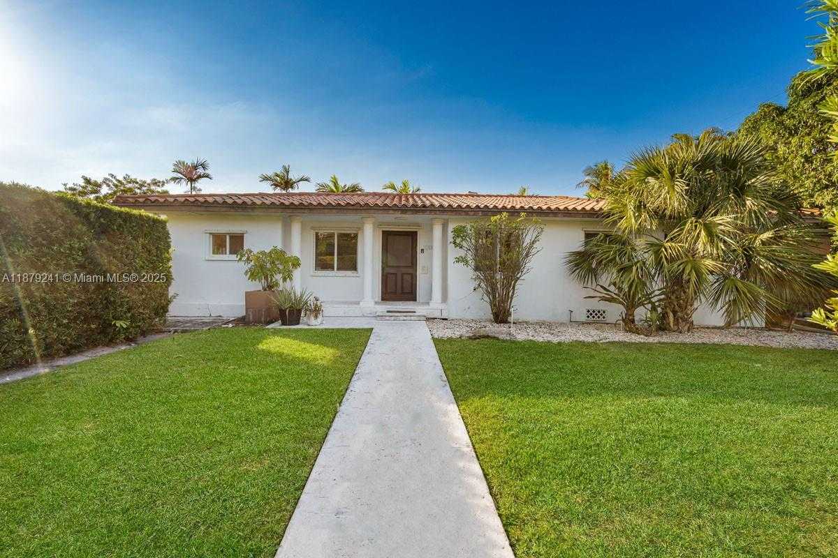 Small Image of 10110 EAST BROADVIEW DR, Bay Harbor Islands Number 7