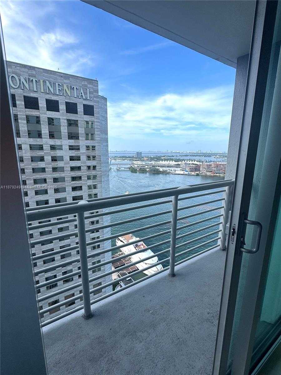 Small Image of 335 Biscayne Blvd, Miami, FL 33132, USA Number 11