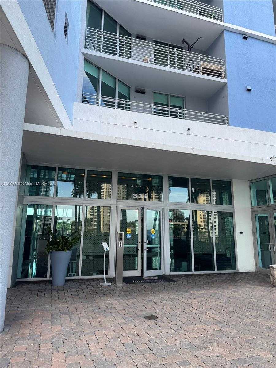 Small Image of 335 Biscayne Blvd, Miami, FL 33132, USA Number 3