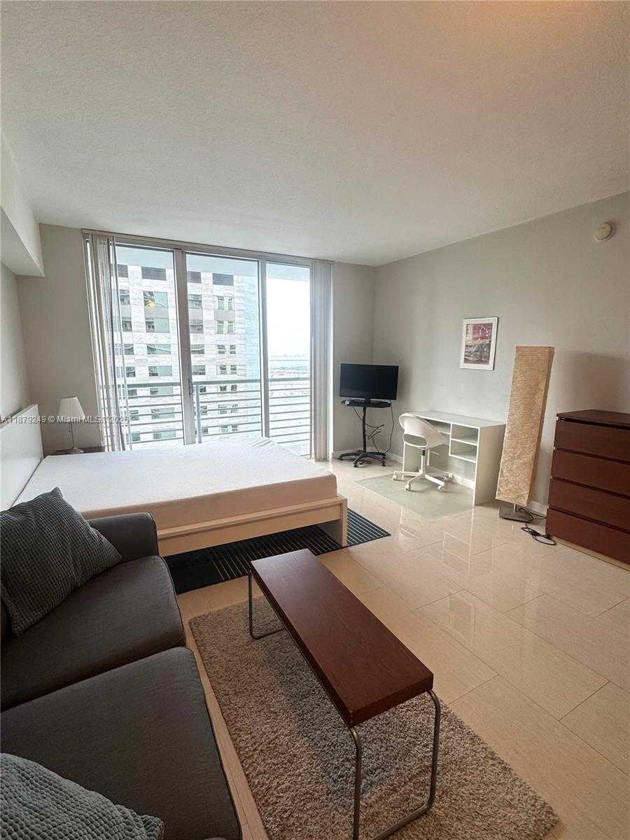 Small Image of 335 Biscayne Blvd, Miami, FL 33132, USA Number 5