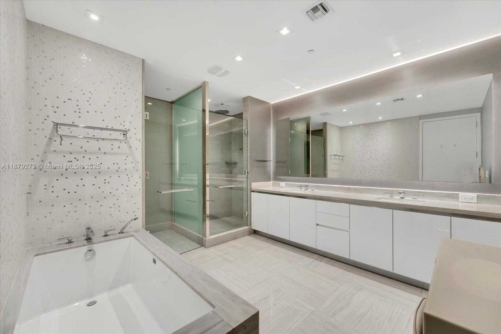 Small Image of 16901 COLLINS AVE #1403, Sunny Isles Beach Number 23