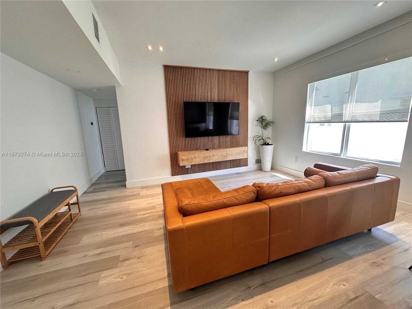 Small Image of Miami Beach Number 7