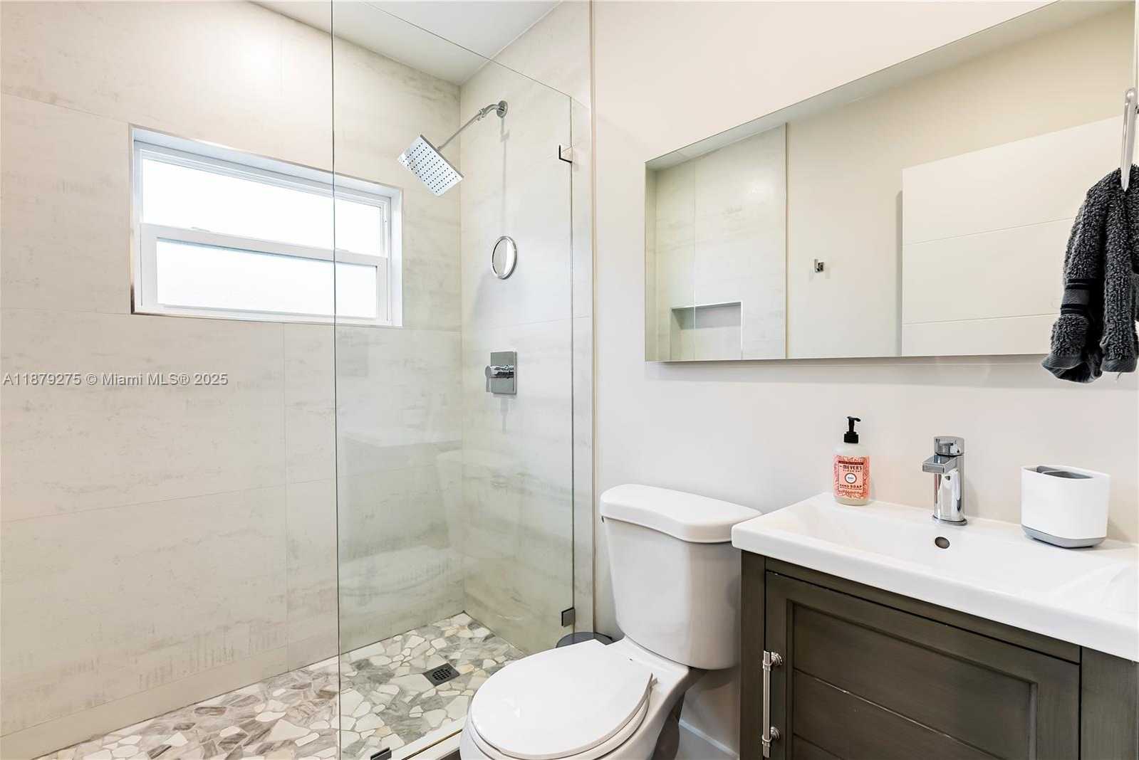 Small Image of 2100 SOUTH WEST 31ST AVE, Miami Number 8