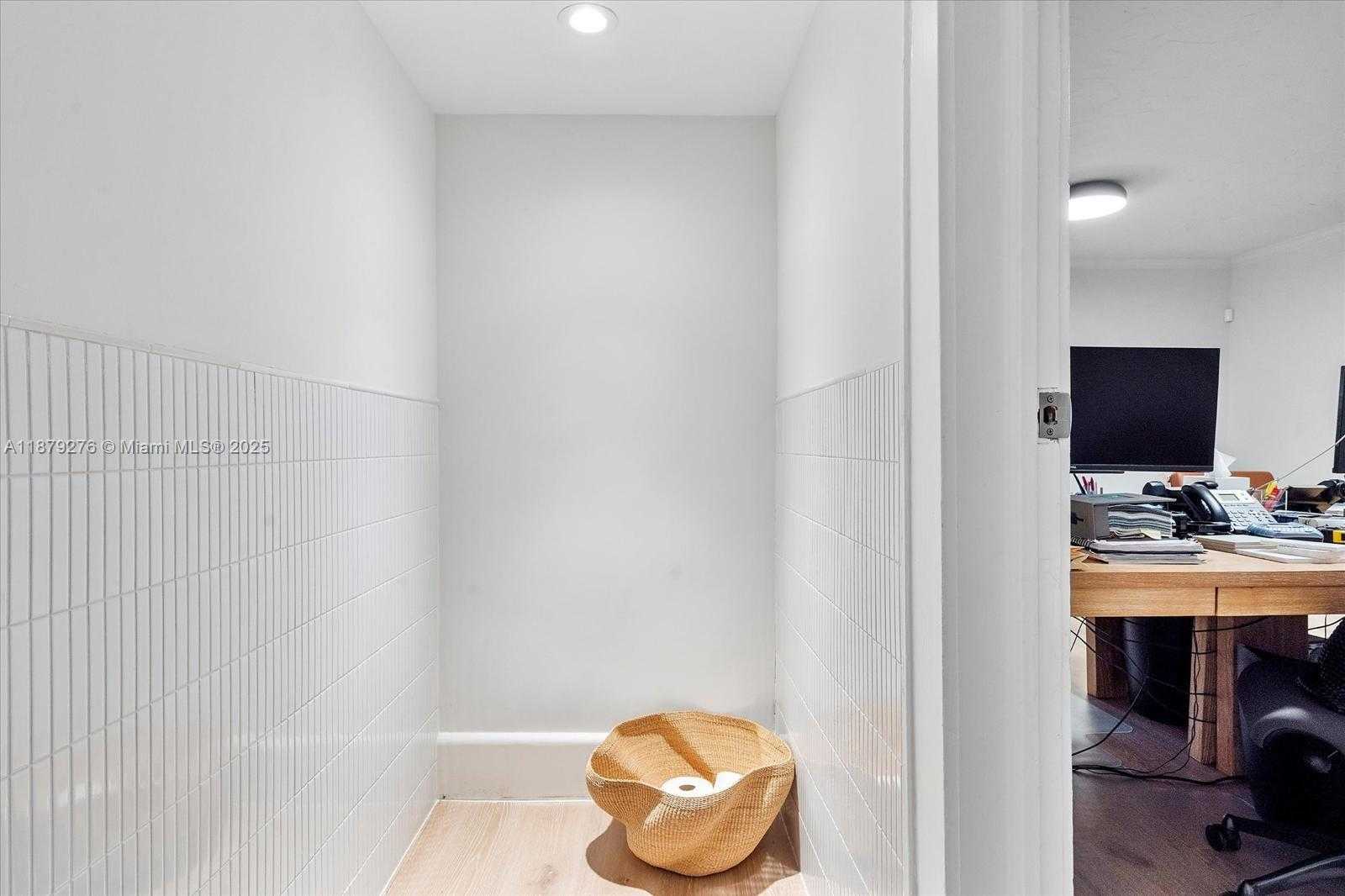 Small Image of 177 NORTH EAST 44TH ST, Miami Number 23