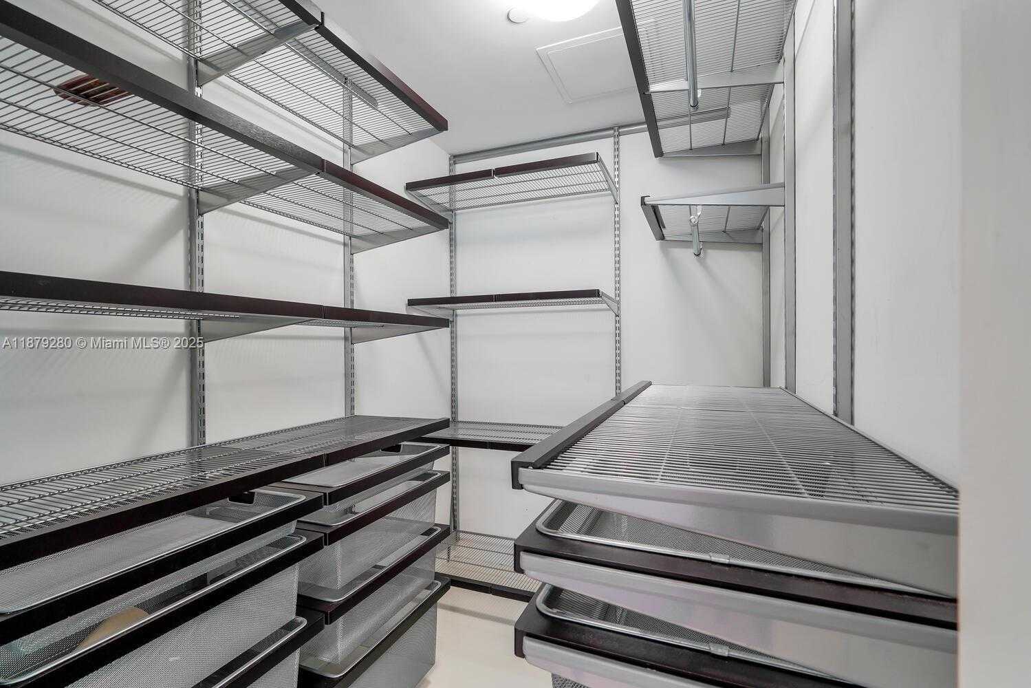 Small Image of 495 BRICKELL AVE #4204, Miami Number 14