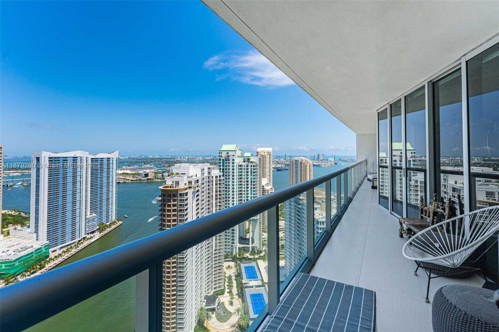 Small Image of 495 BRICKELL AVE #4204, Miami Number 16