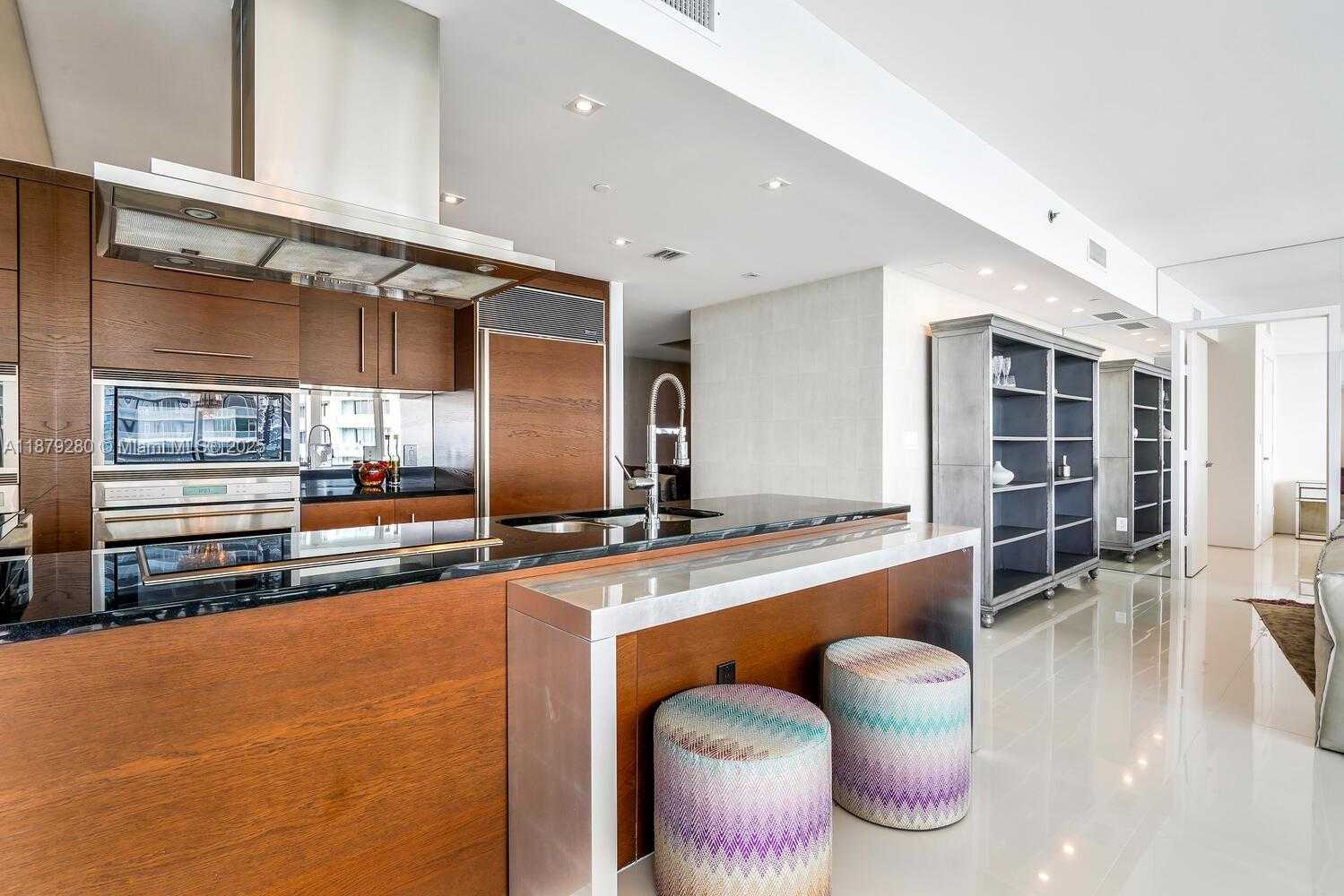 Small Image of 495 BRICKELL AVE #4204, Miami Number 2